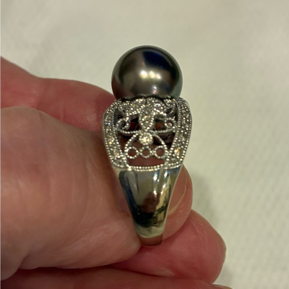 Elegant white 10k gold and Black Pearl Jewelry Set - Picture 3 of 11